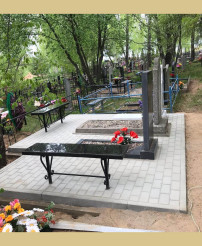 Лавка на кладбище